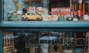 Exploring the Art of Vintage Shopping: Finding Hidden Gems in Thrift Stores"