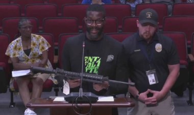 Woodfin, Brandishing AR-15, Vows to Intensify Efforts Against Birmingham Crime Surge: ‘That’s a Death Machine’