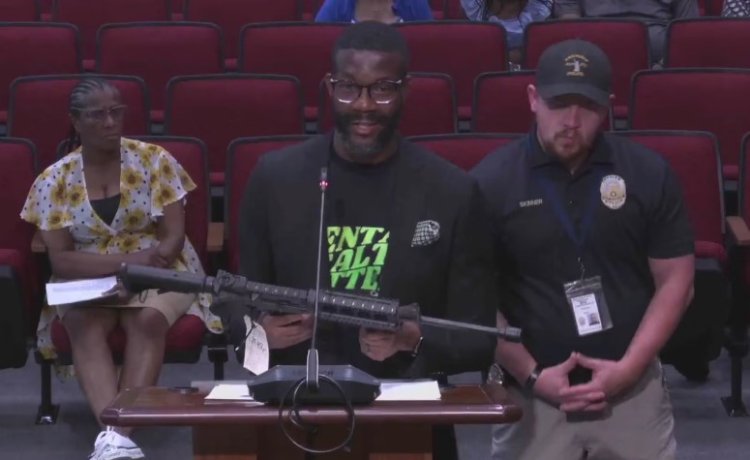 Woodfin, Brandishing AR-15, Vows to Intensify Efforts Against Birmingham Crime Surge: ‘That’s a Death Machine’