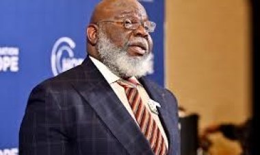 Megachurch pastor suffers medical emergency during Sunday service