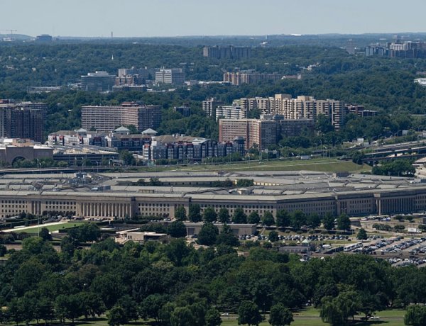 Lockheed Martin Secures $1 Billion in Defense Contracts for Jet and Missile Programs