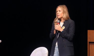 Trump Faces Bipartisan Backlash Over Anti-Trans Slur Directed at Senate Candidate Annie Andrews