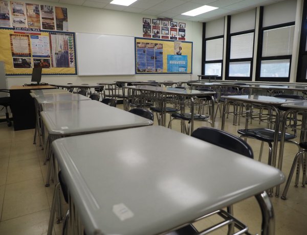Iowa Teacher Fired After Offering Extra Credit for GoFundMe Trip Donations