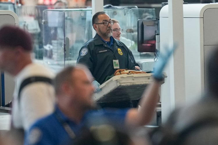 Alabama Travelers to See TSA Changes as New Standing Mandate Rolls Out at Checkpoints